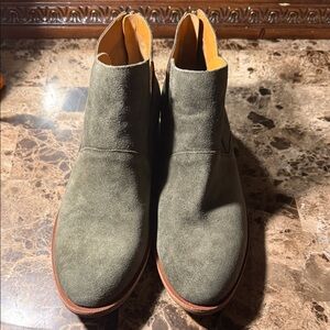 Men's Suede Ankle Boots - Olive Green